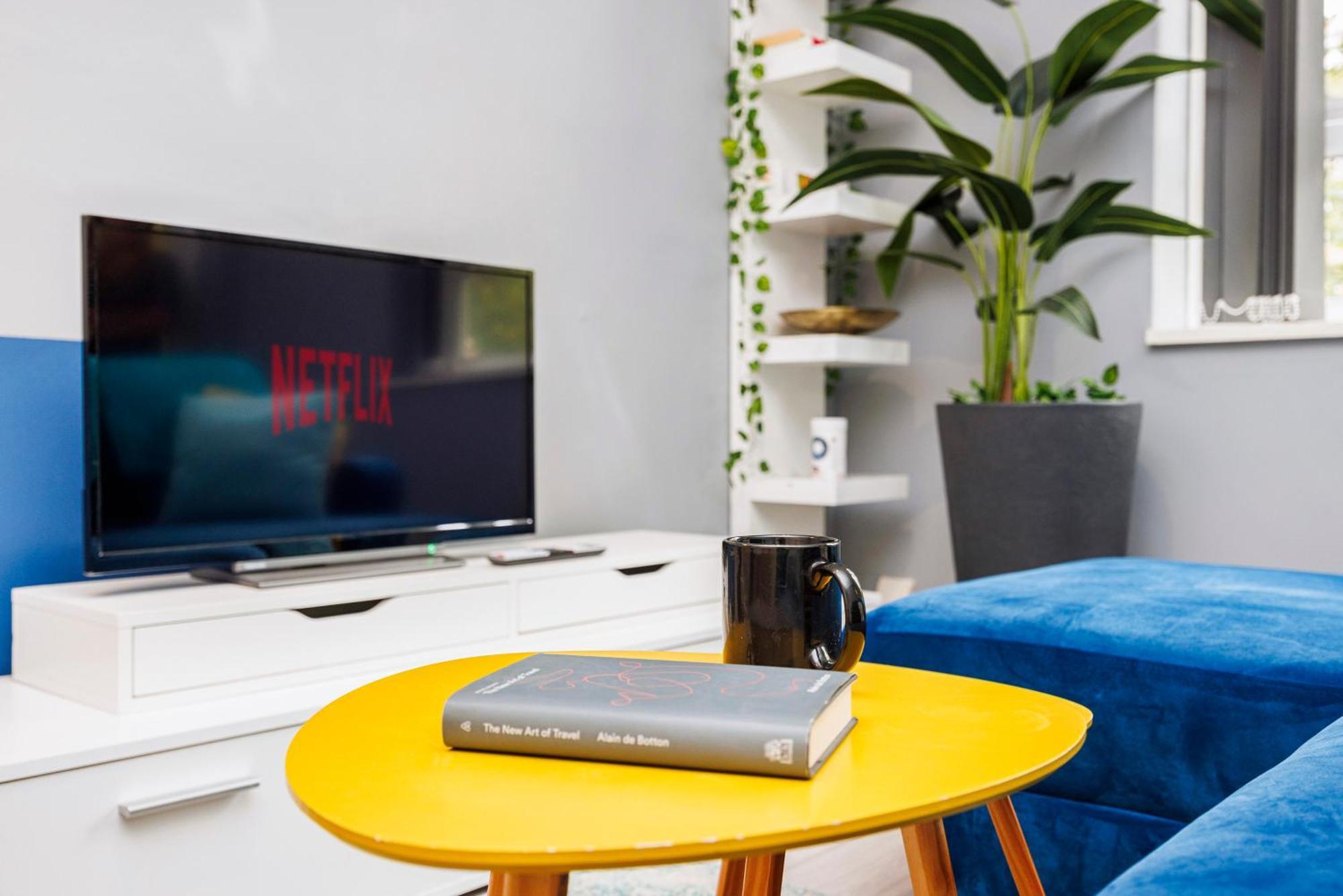 Lägenhet Spacious 2-bedroom With Terrace, Garden Views & Free Wifi Near Olympic Stadium London
