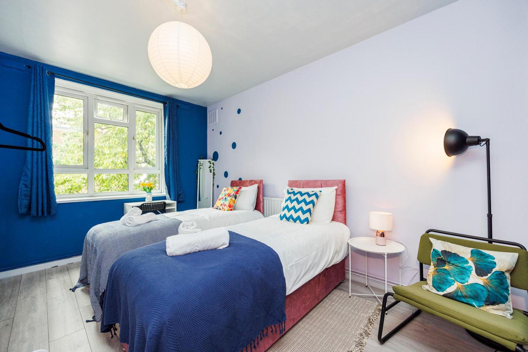 Spacious 2-bedroom With Terrace, Garden Views & Free Wifi Near Olympic Stadium Lägenhet *