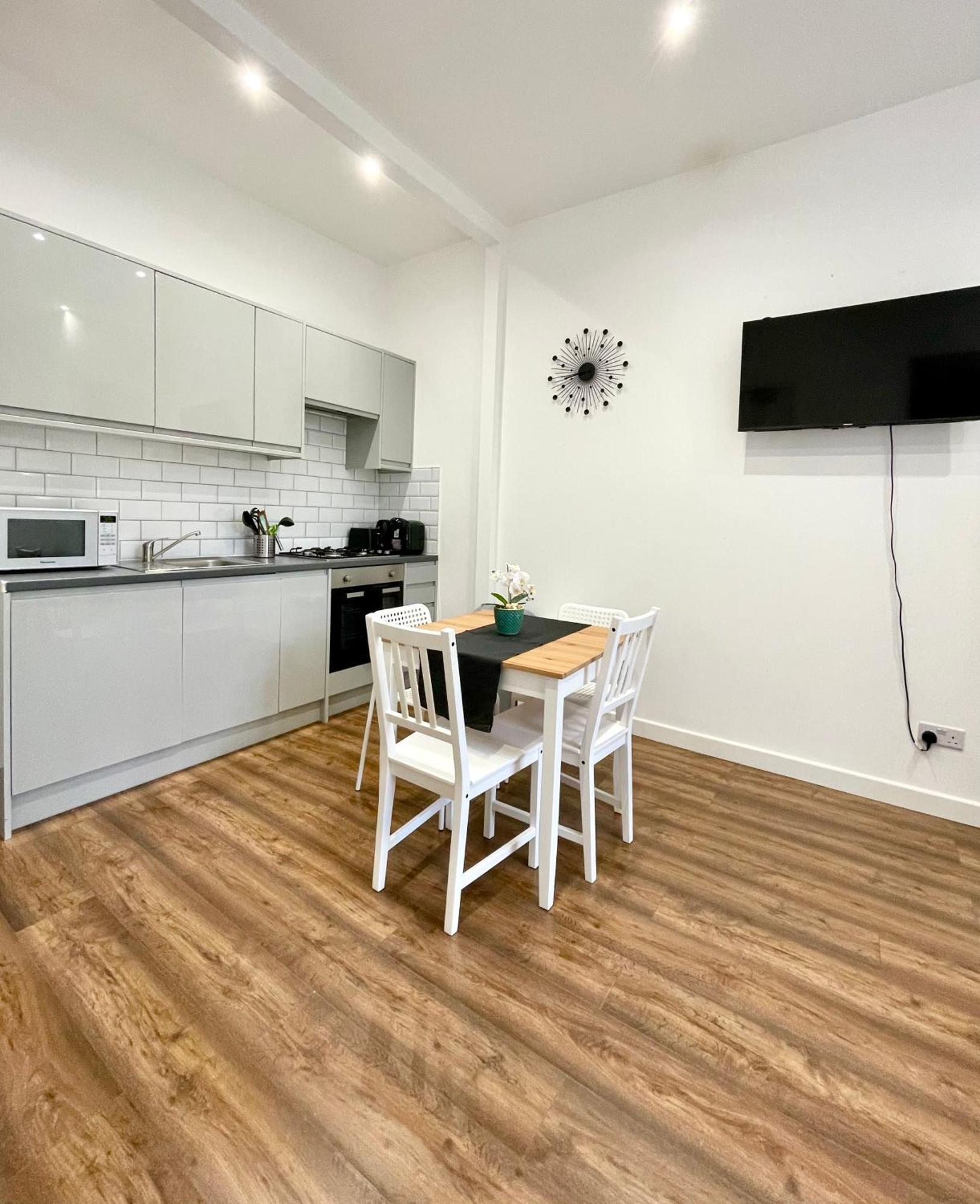 Leilighet A Brilliant One Double Bedroom Flat London