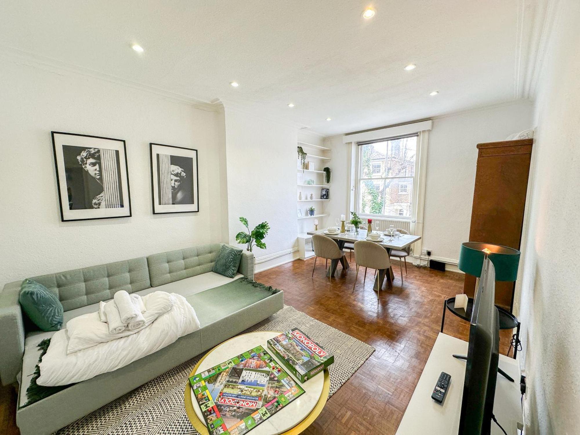 Stylish 2-bedroom Near Abbey Road, Maida Vale Londen