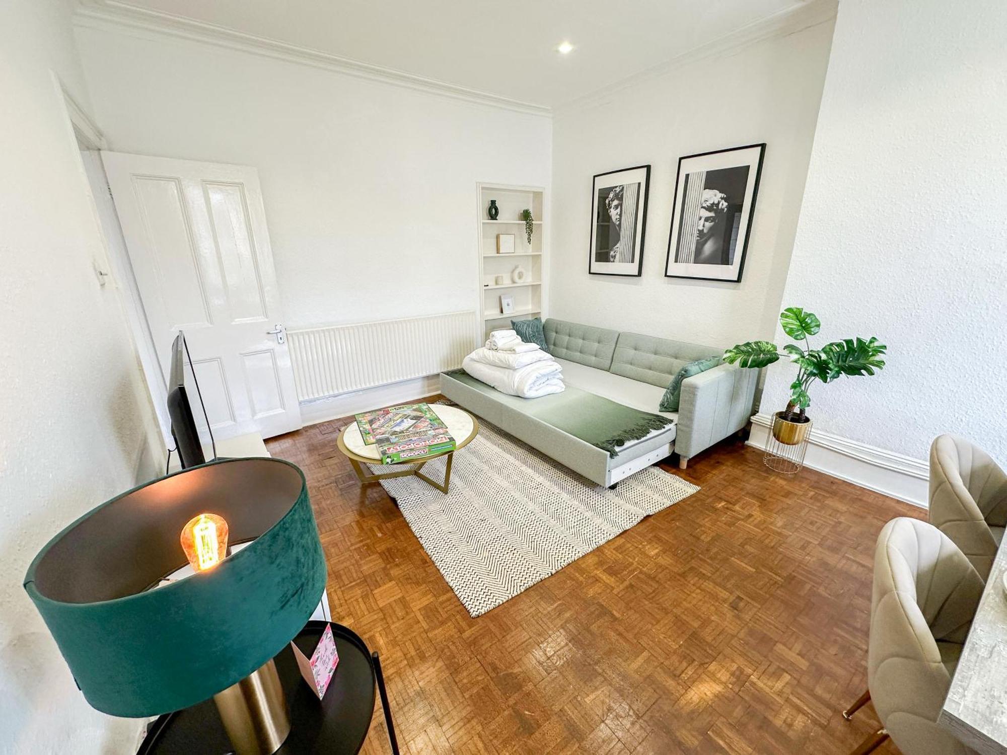 Stylish 2-bedroom Near Abbey Road, Maida Vale * Londen