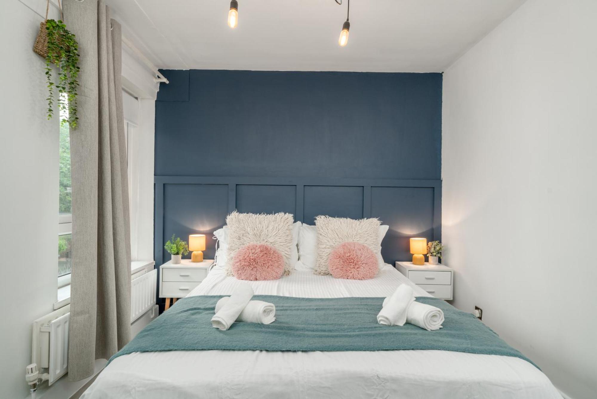 Modern & Spacious Canary Wharf Apartment, Prime Location, Balcony, Near O2, Excel, Airport & Greenwich Lägenhet
