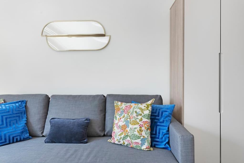 Modern And Airy Belgravia Living Lägenhet London