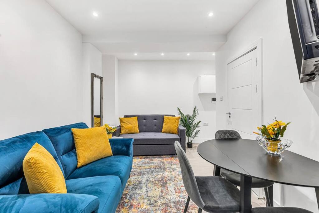 Luxstay Holland Park With Ac * London