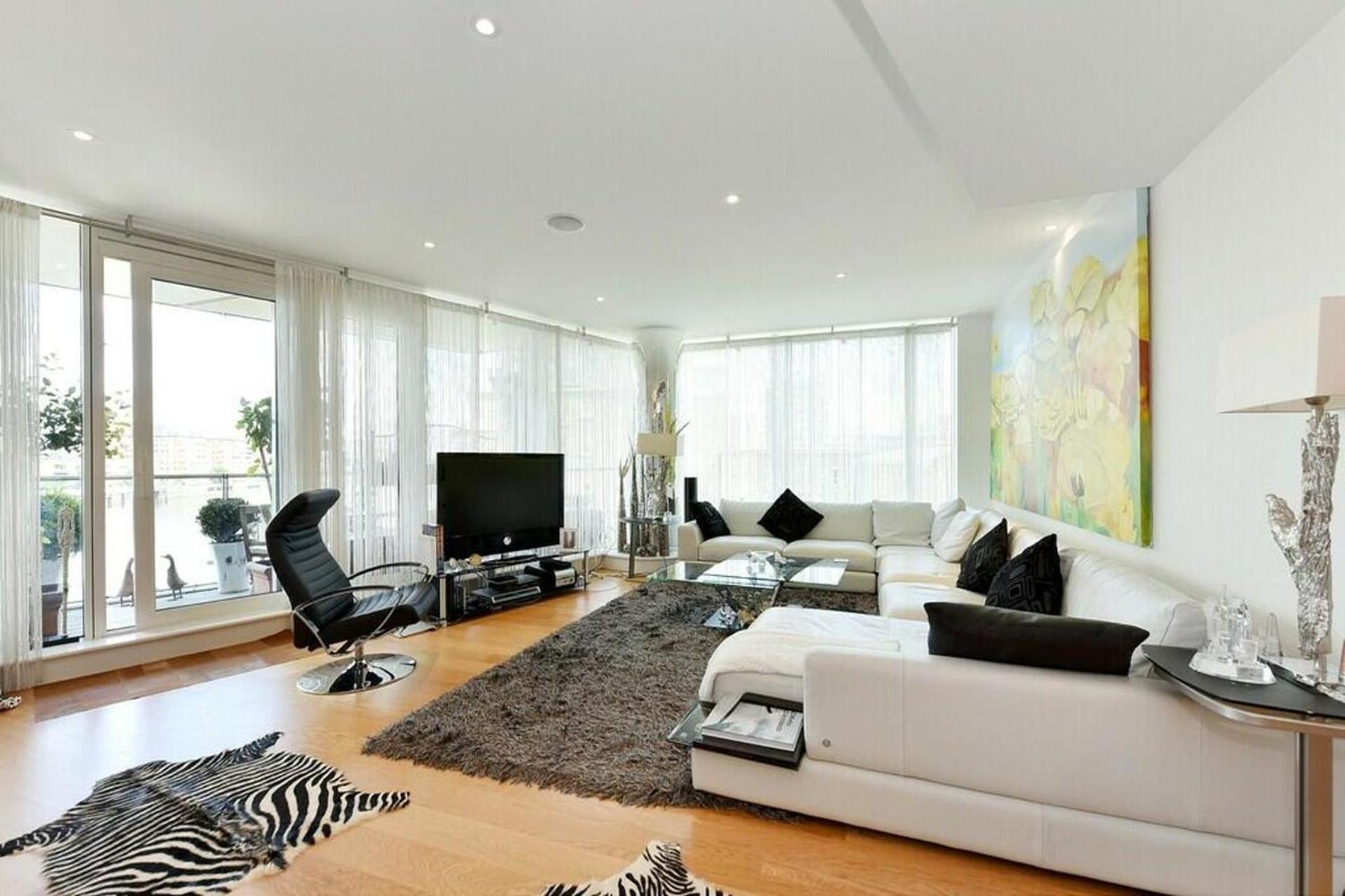 Apartment Luxury In Battersea Reach London