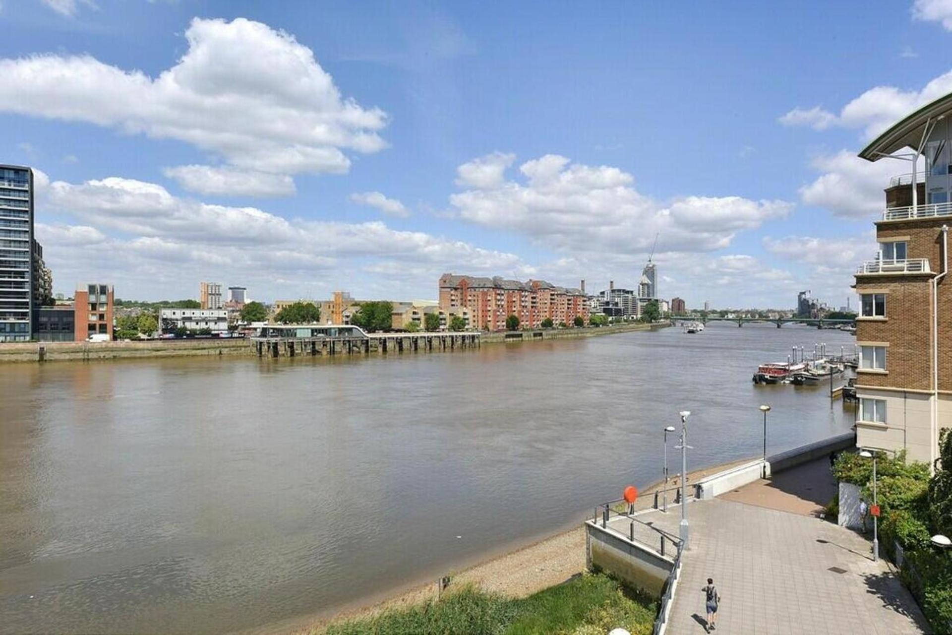 Luxury In Battersea Reach *