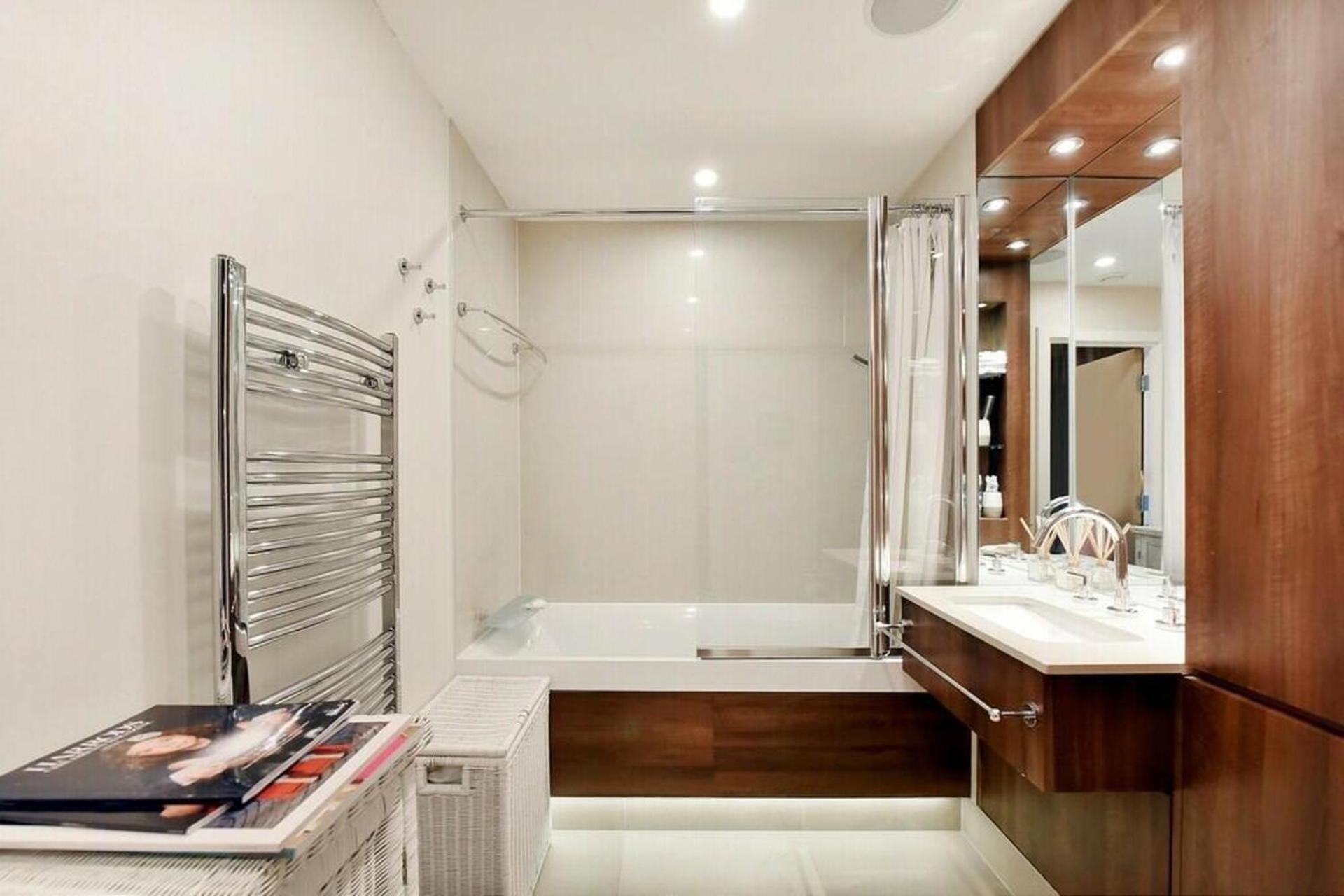 Luxury In Battersea Reach London
