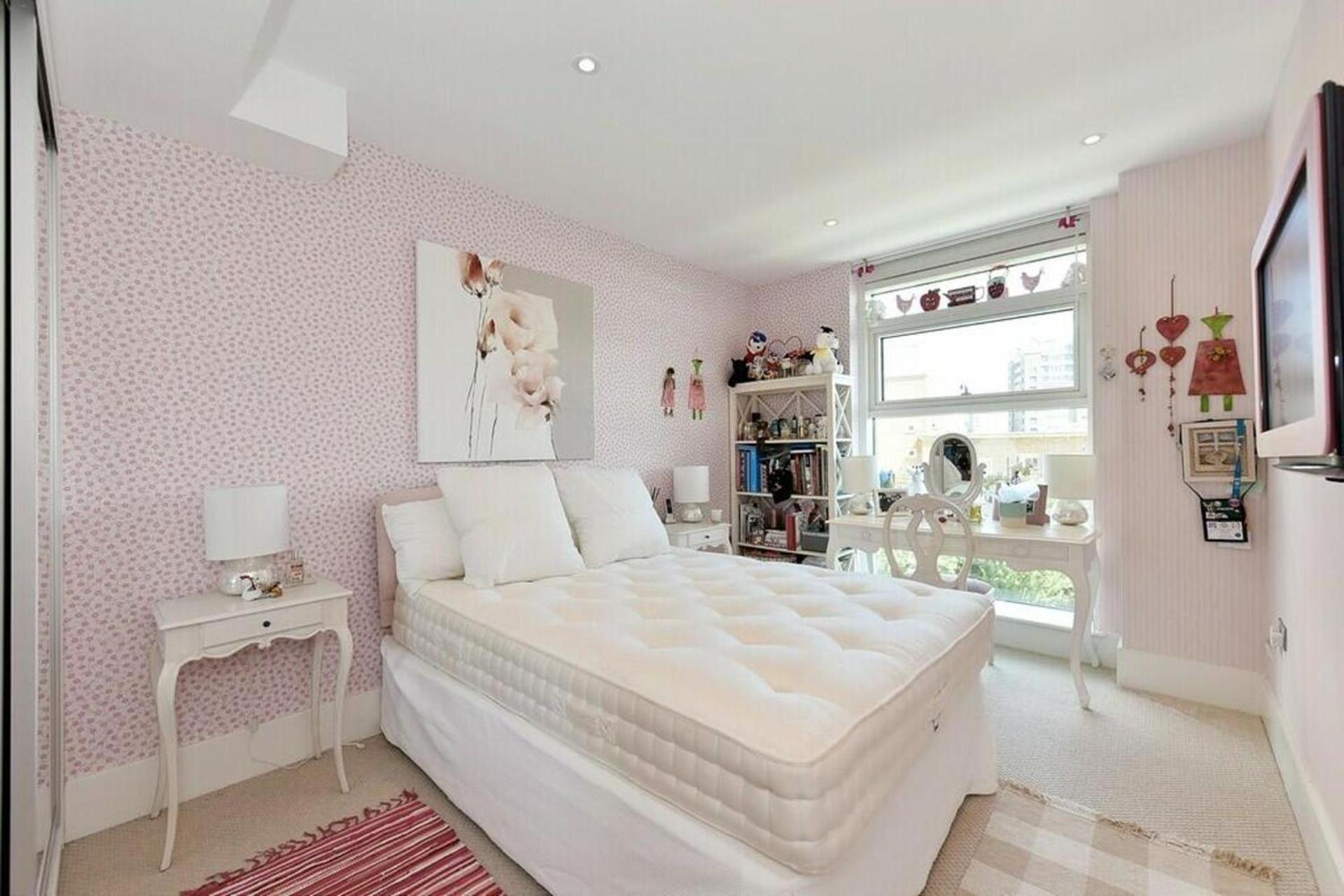 Luxury In Battersea Reach