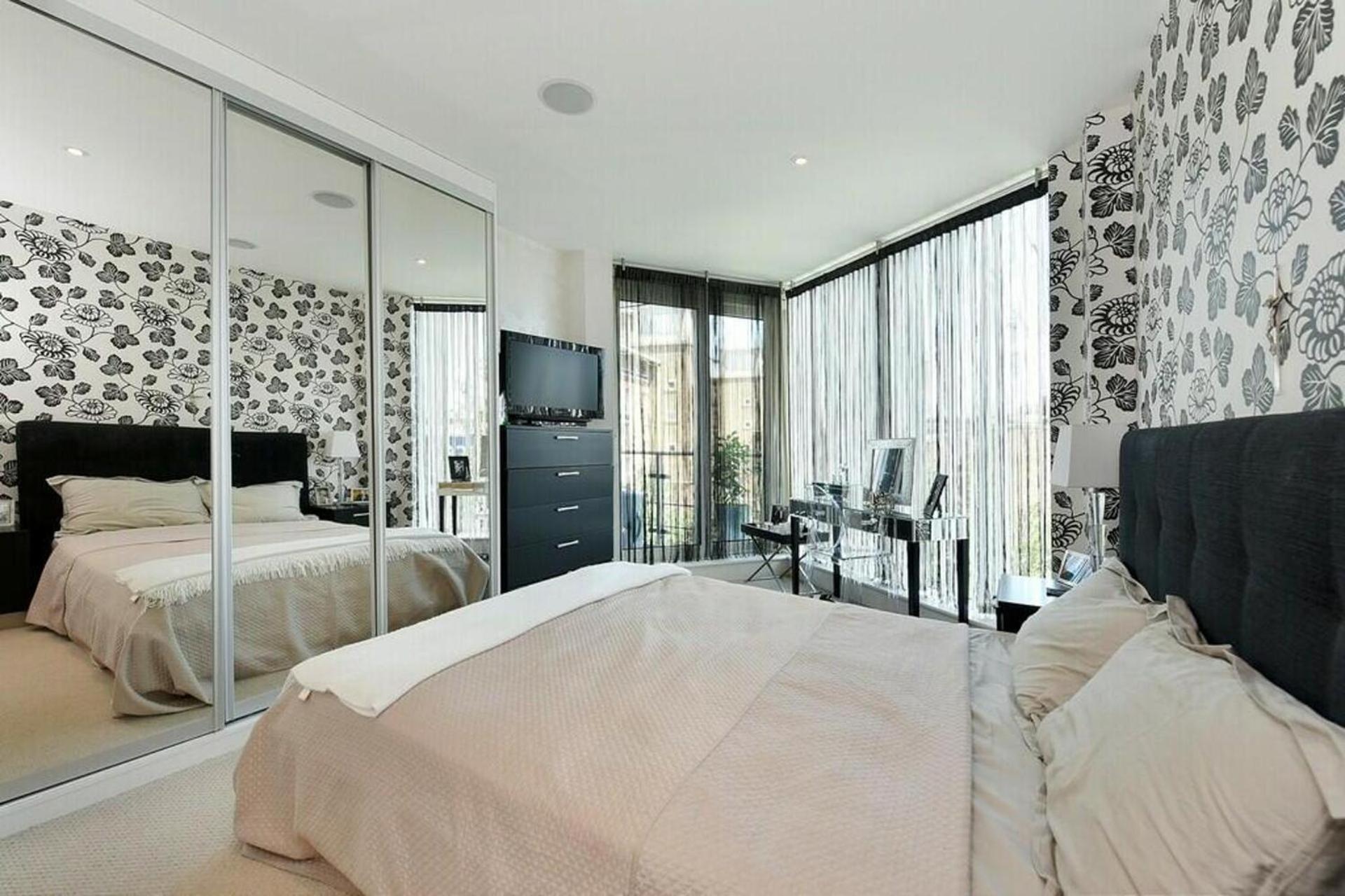 Luxury In Battersea Reach London