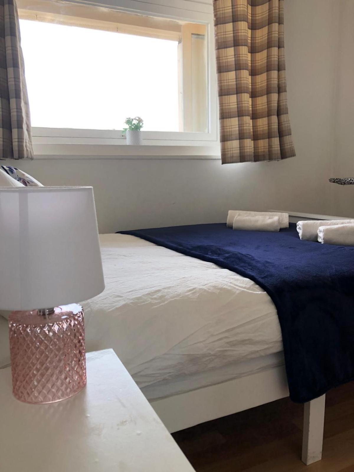 Comfy Entire Flat With View Balcony In Regents Park, Camden, Londen
