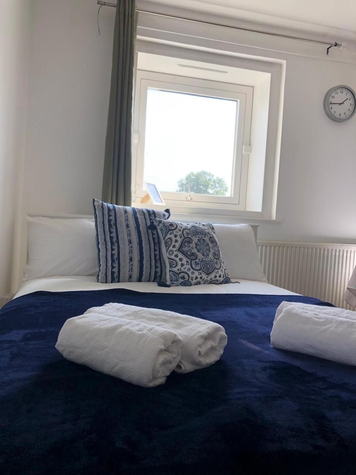 Comfy Entire Flat With View Balcony In Regents Park, Camden, Appartement