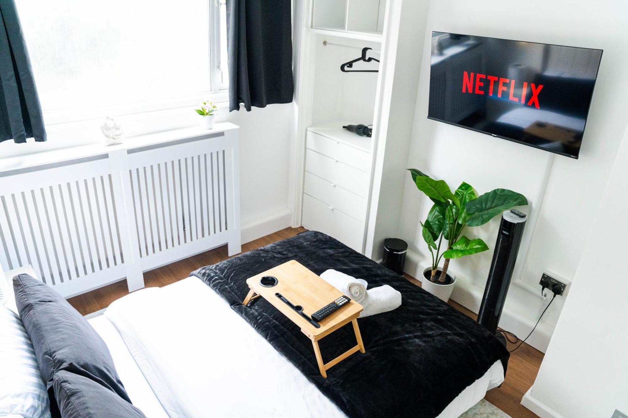 Modern 1 Bed In Greenwich - Wifi - Netflix And Stations Nearby Appartamento Londra