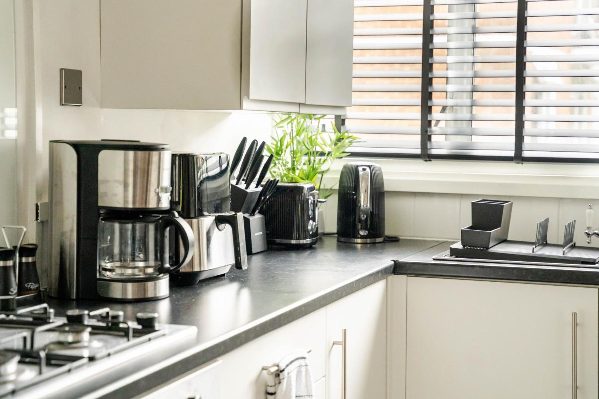 Modern 1 Bed In Greenwich - Wifi - Netflix And Stations Nearby Appartamento *