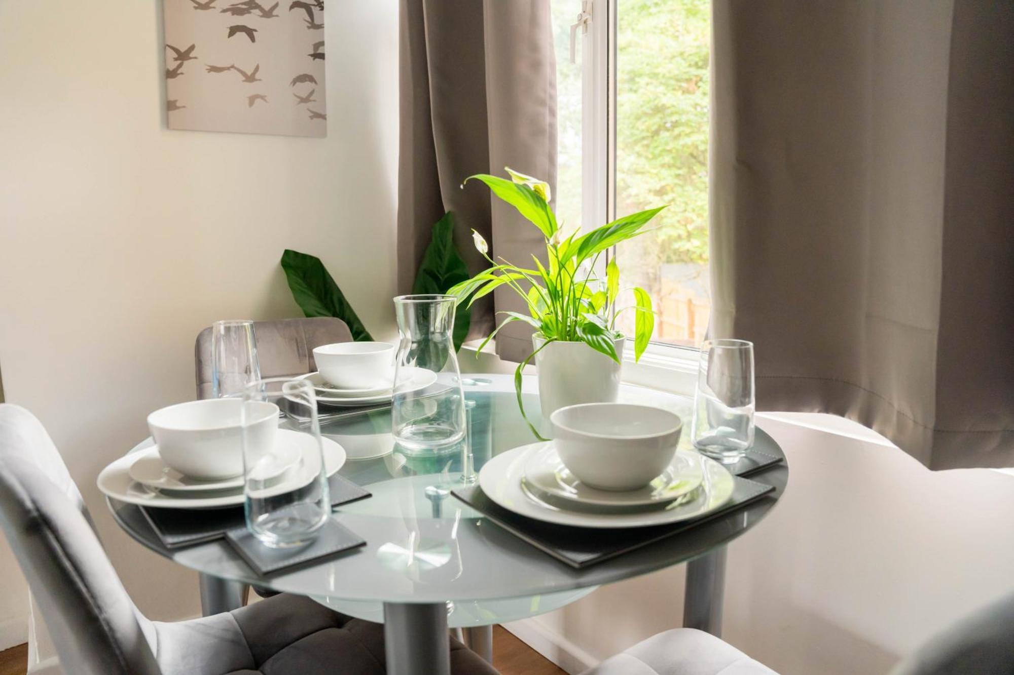 Modern 1 Bed In Greenwich - Wifi - Netflix And Stations Nearby Appartamento Londra