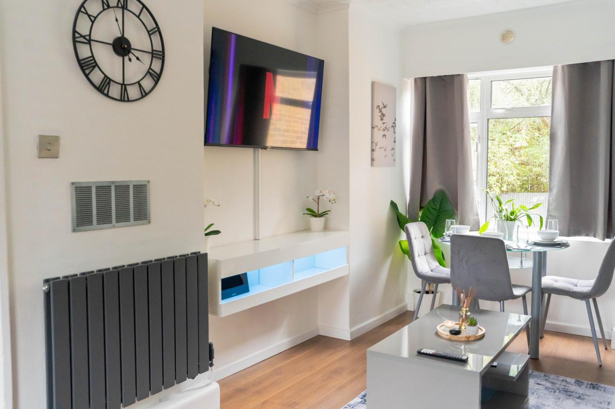 Modern 1 Bed In Greenwich - Wifi - Netflix And Stations Nearby * Londen