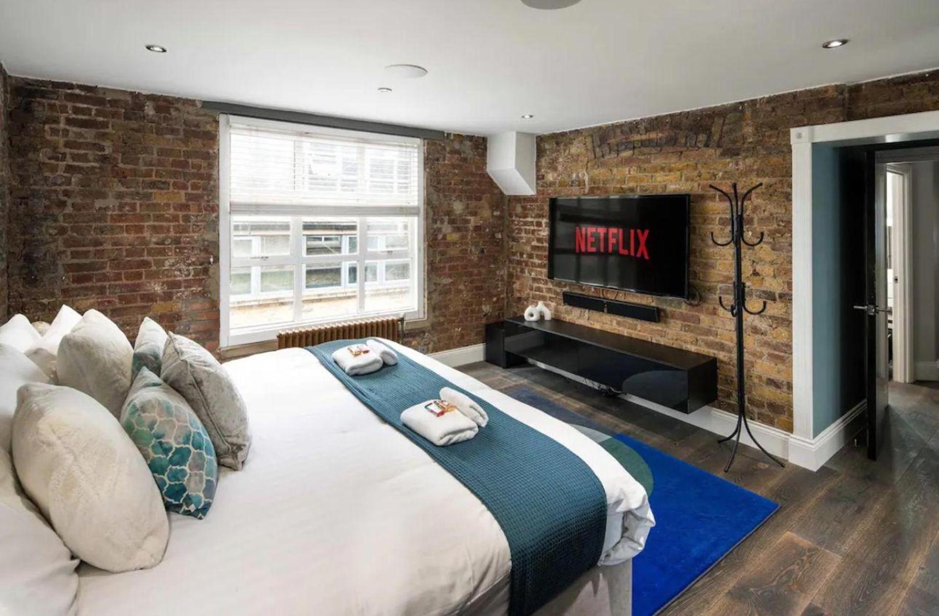 Apartment Luxury Penthouse Located Near Old Street