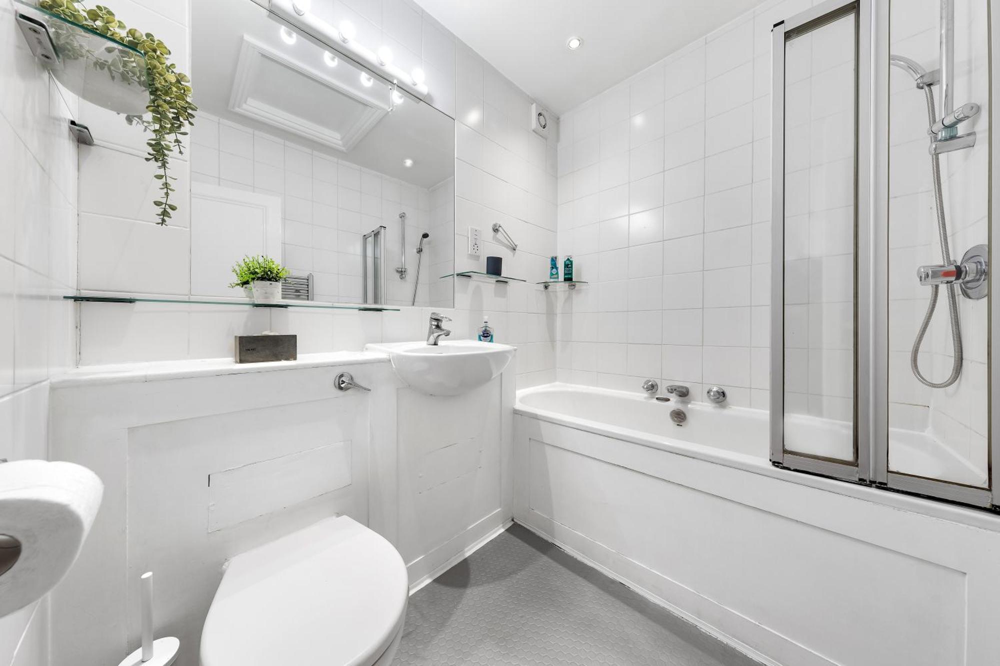 Spacious Sleep 11 With Terrace In Earls Court Ec99 Lägenhet London