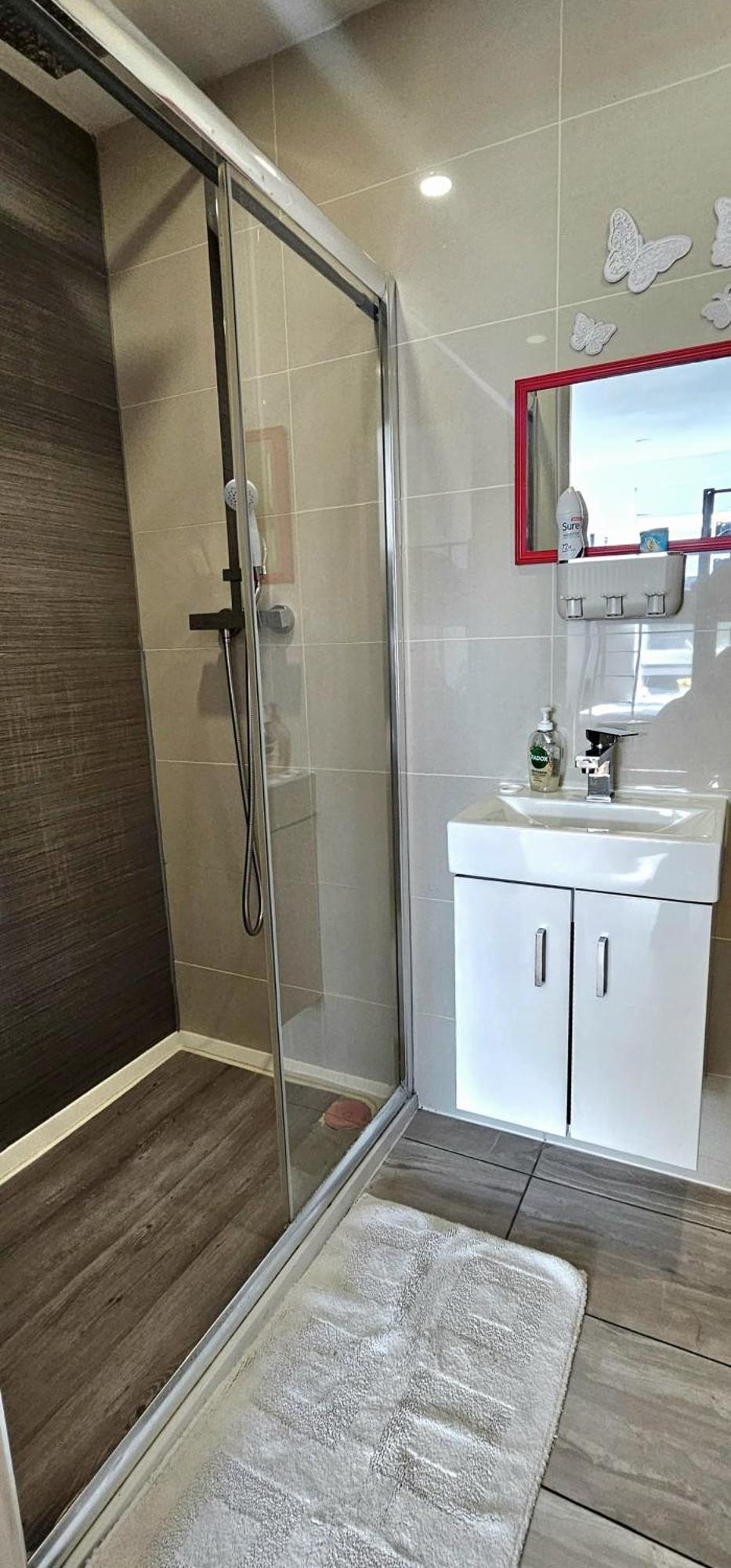 Alpha Apartment London