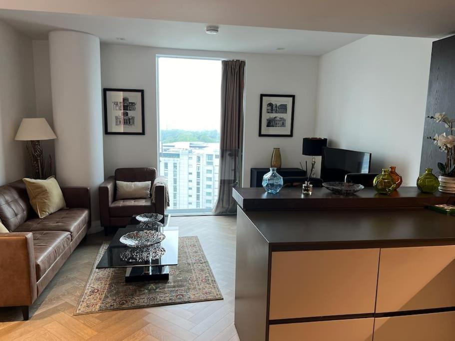 Modern 2 Bed Flat At Battersea * London