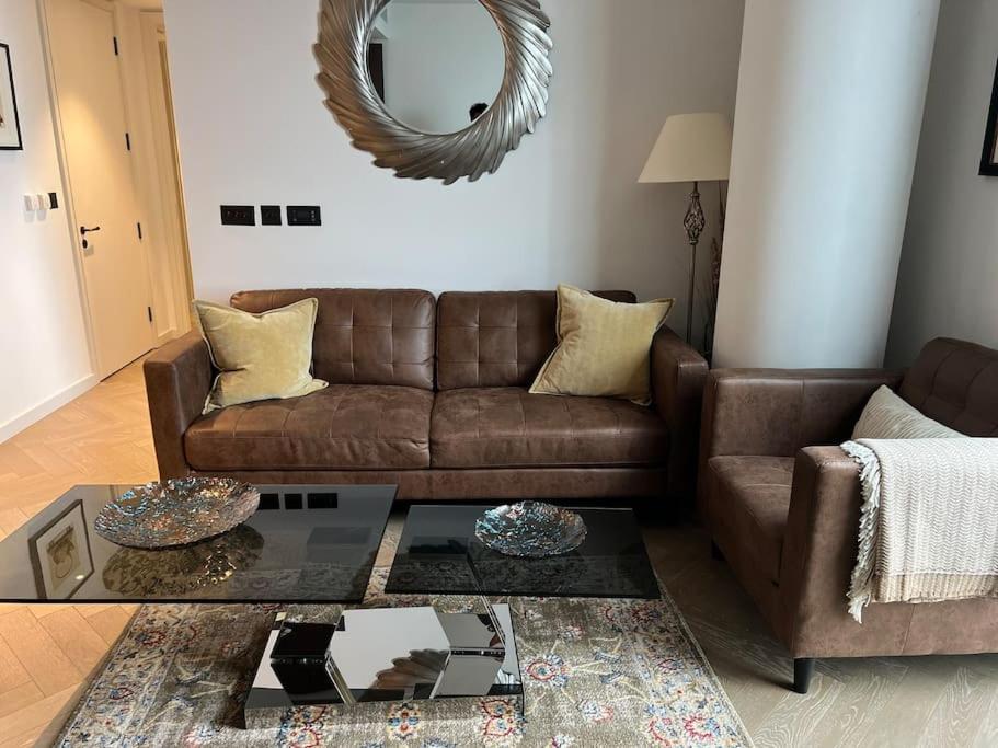 Modern 2 Bed Flat At Battersea * London