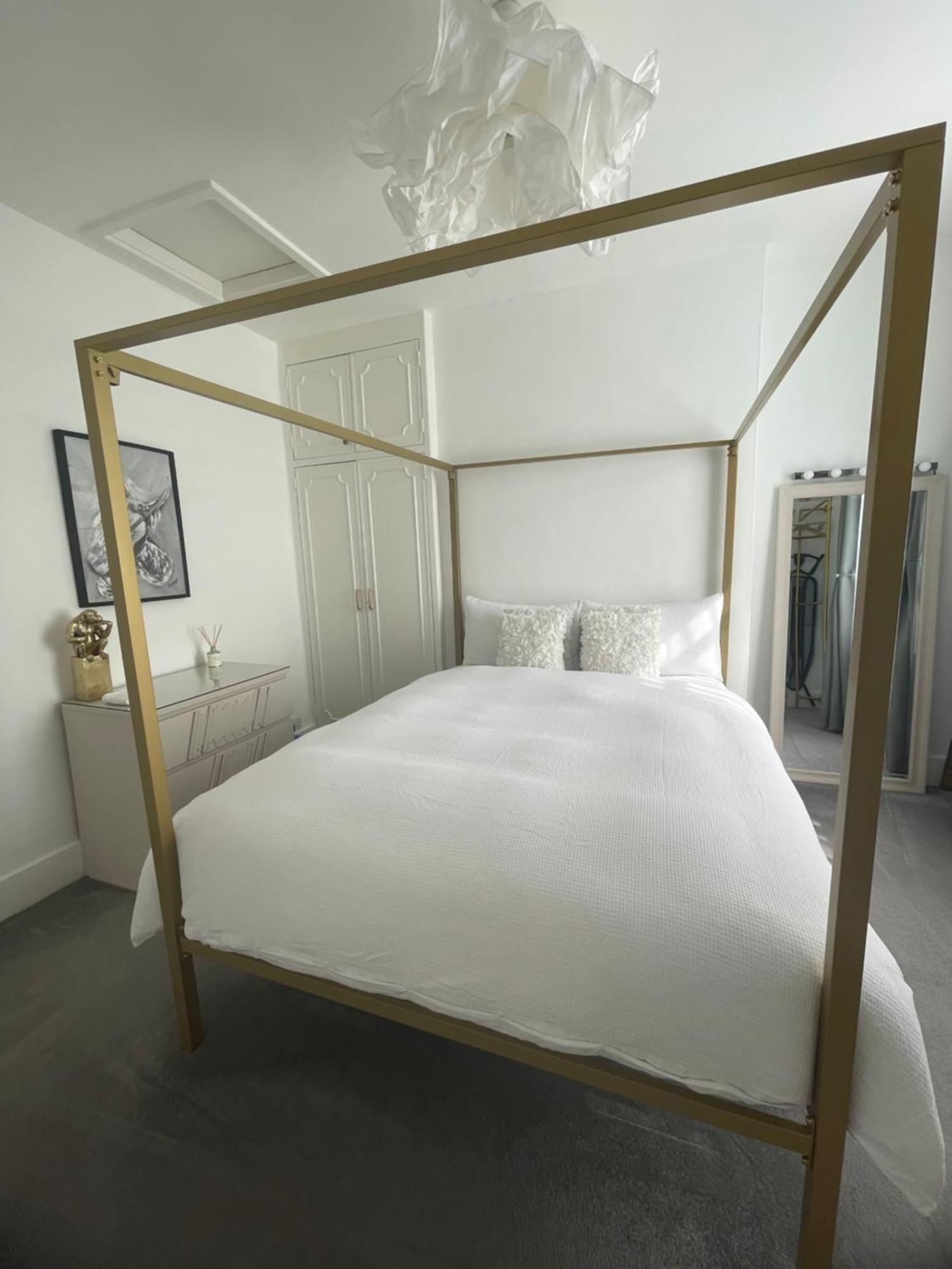 Queen Bedroom In Maida Vale Londen