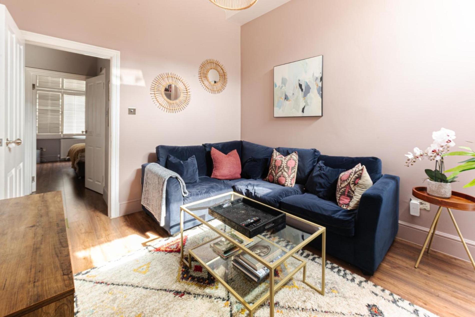 Clapham Calm 2 Bedroom Flat With Garden * London