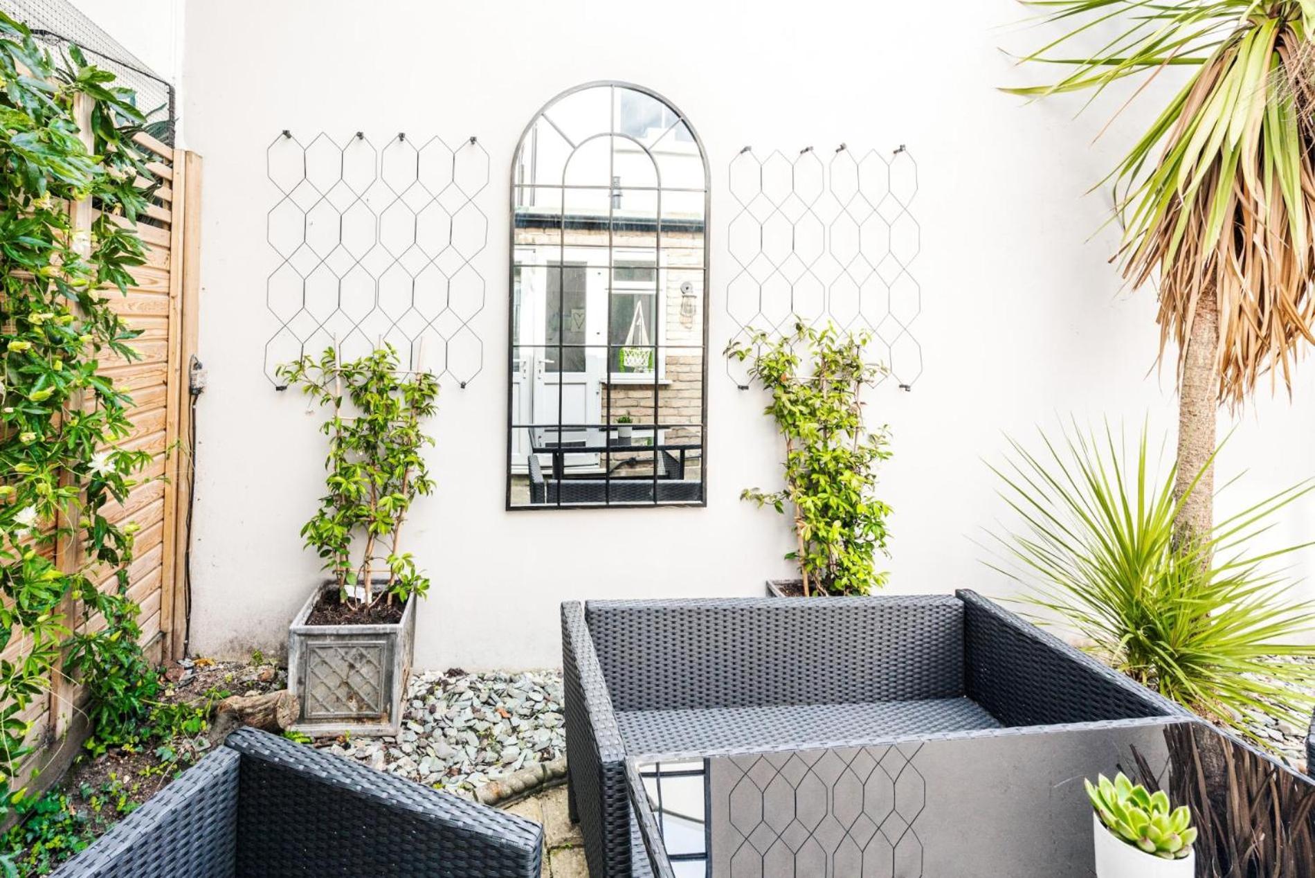 Clapham Calm 2 Bedroom Flat With Garden London