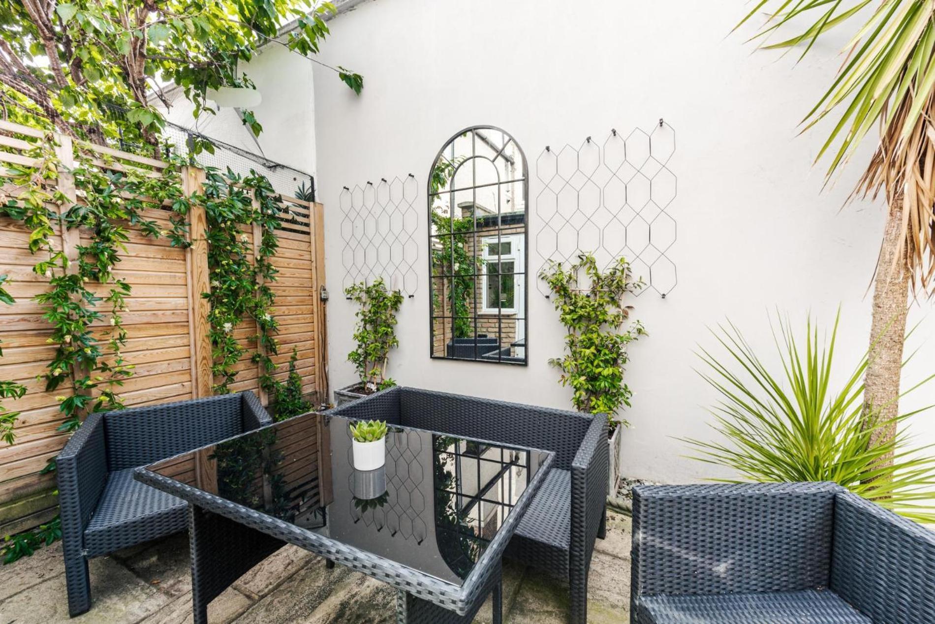 Clapham Calm 2 Bedroom Flat With Garden * London