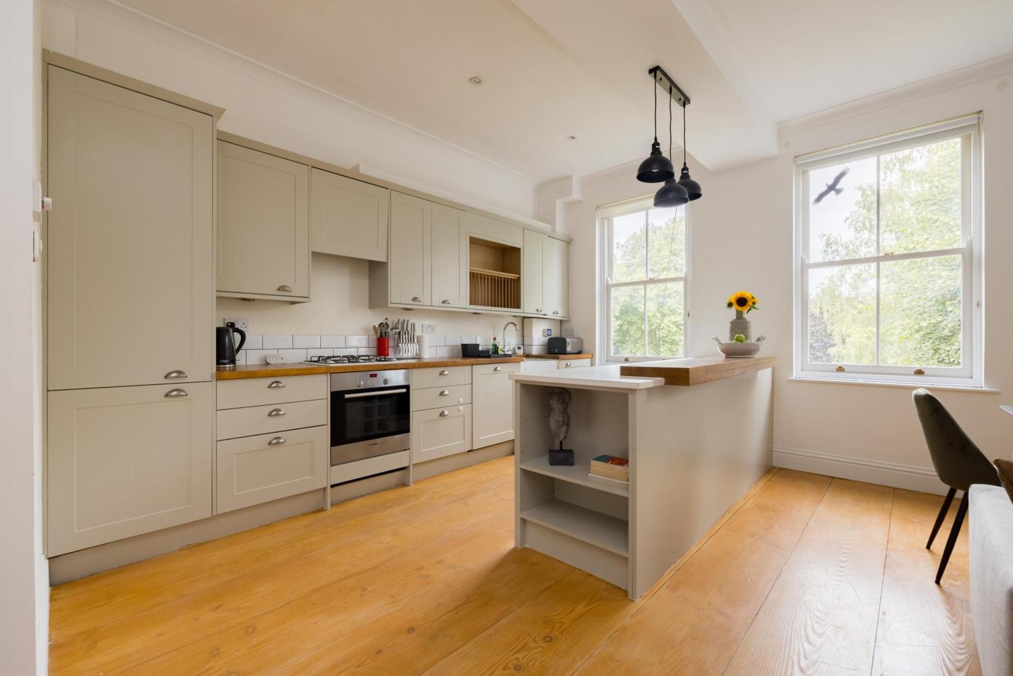 The Philbeach Gardens Place - Lovely 5bdr Flat With Terrace Londen