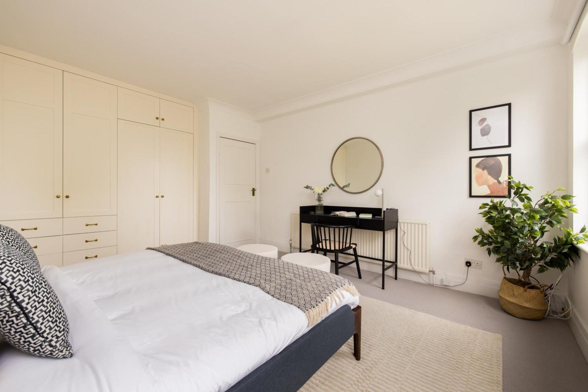 The Philbeach Gardens Place - Lovely 5bdr Flat With Terrace Appartement Londen