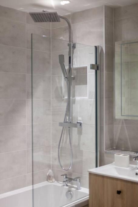 Leilighet Cozy & Stylish 2-bed Flat In Trentham Ct, *