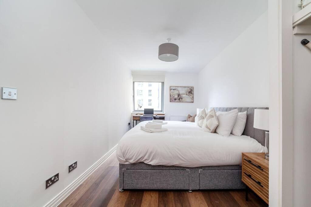 Cozy & Stylish 2-bed Flat In Trentham Ct, Leilighet