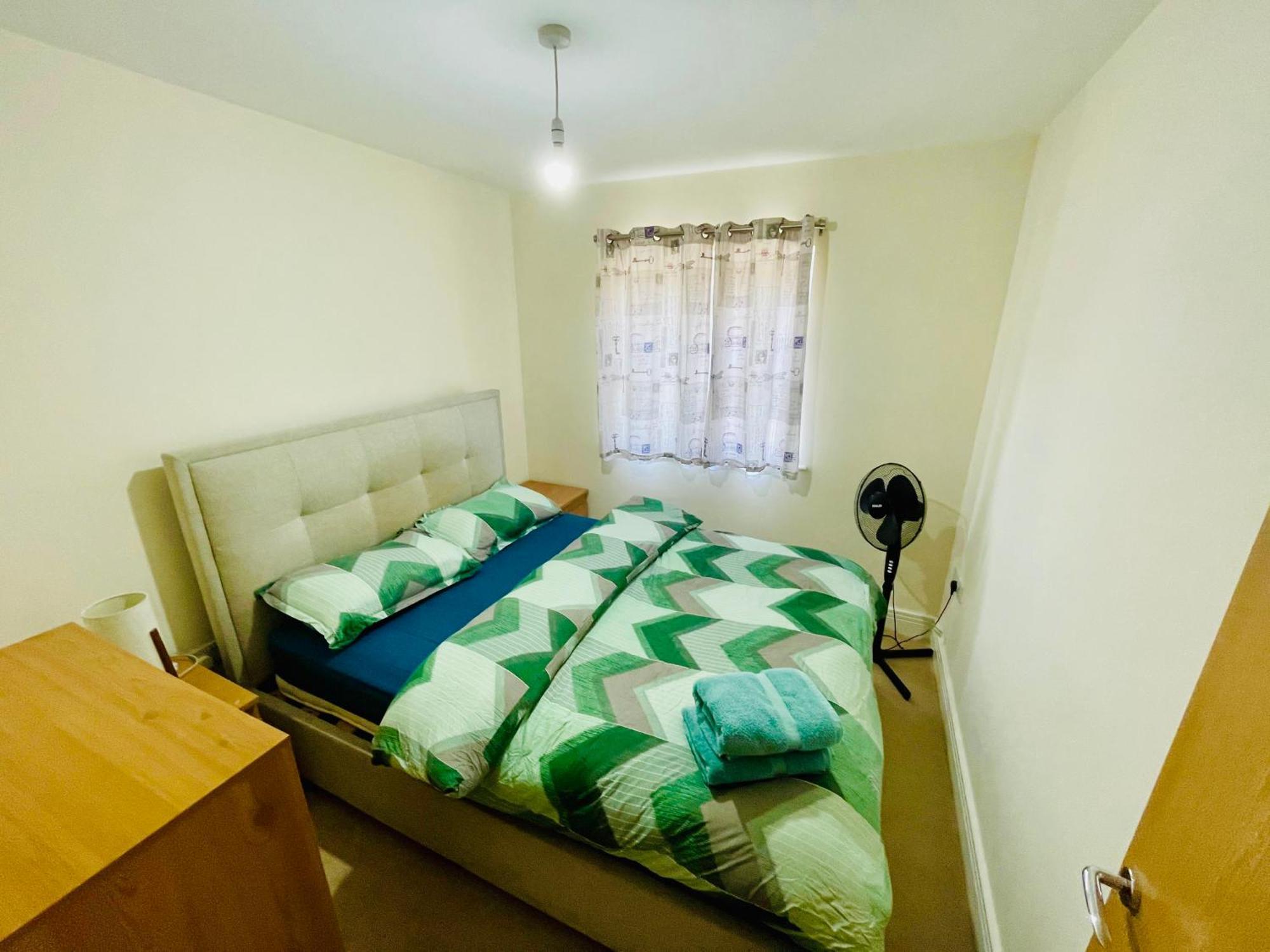 Lägenhet 2 Bed Luxury Flat Nxt To Station London