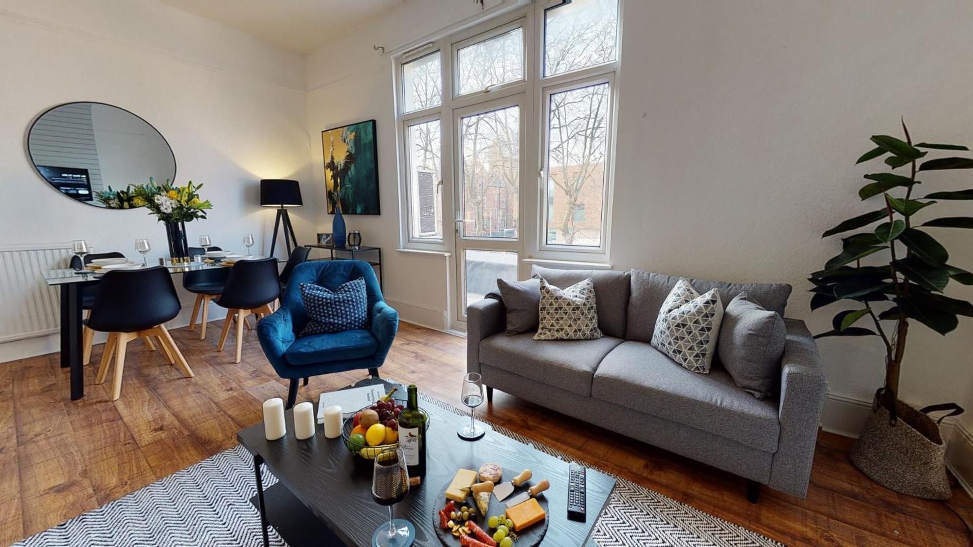 Large Dulwich 3 Bedroom Near Kings College Hospital Apartment *