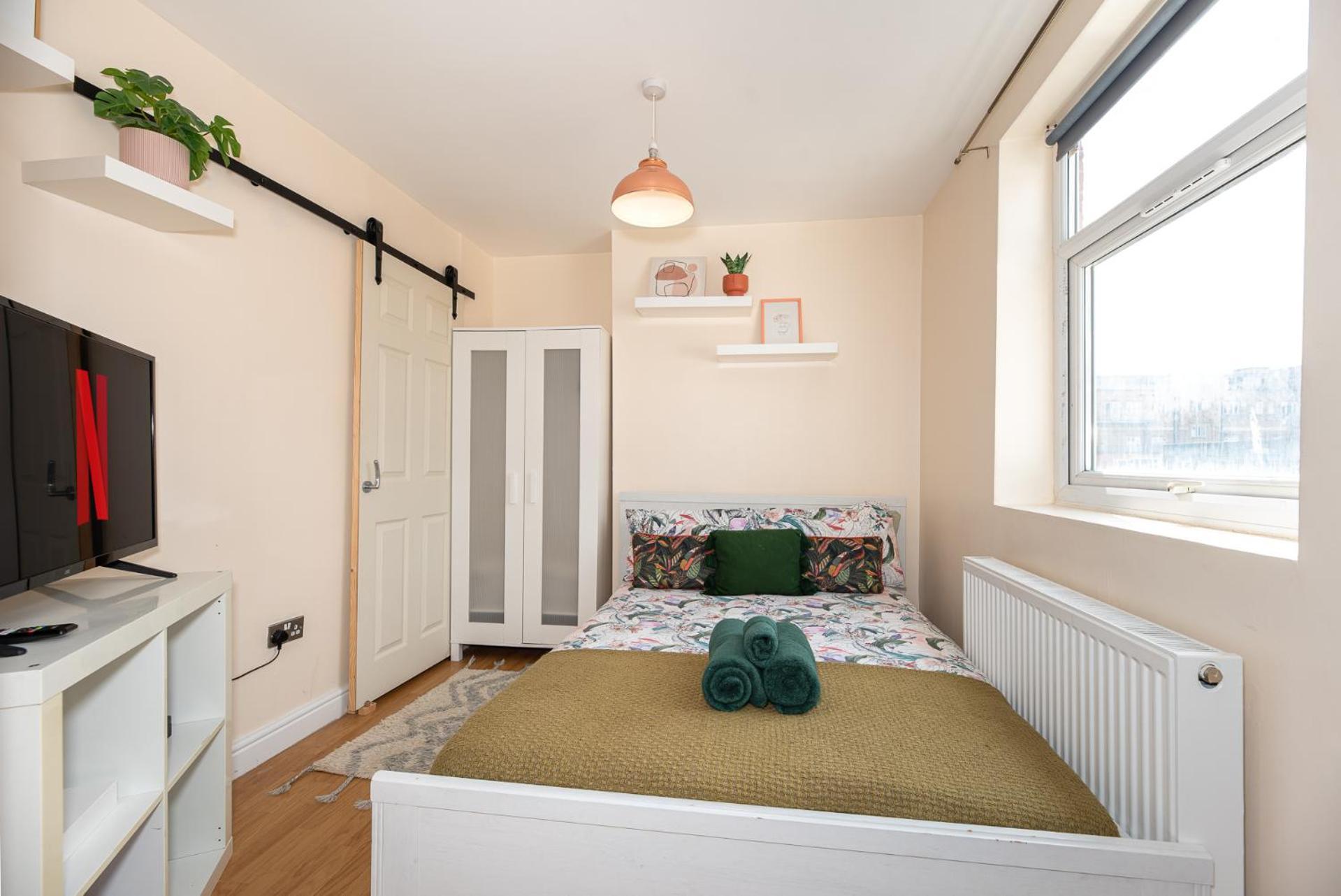 Lovely 3 Bed In The City Of Lejlighed *