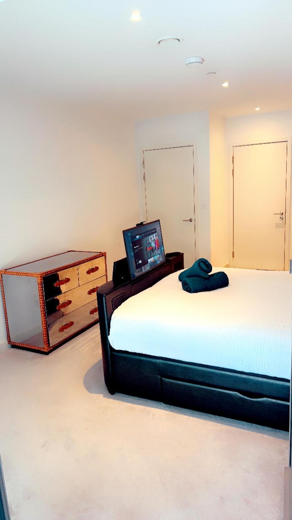 Luxe 2 Bedroom And Sofa Bed - Up To 6 Guests Appartement
