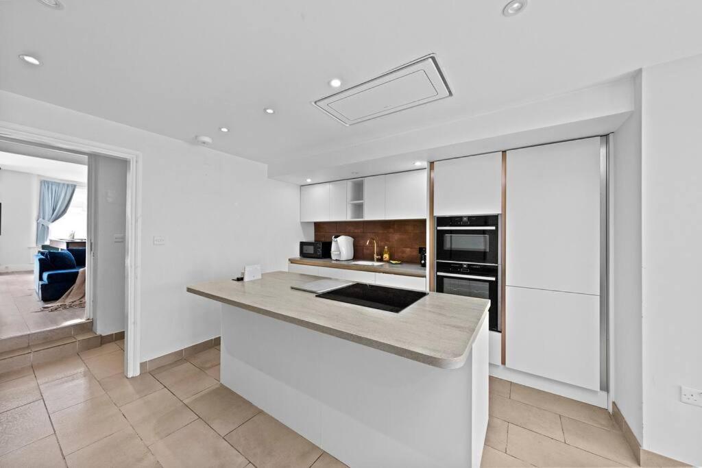 Lägenhet Charming Leytonstone 5 Bed - *
