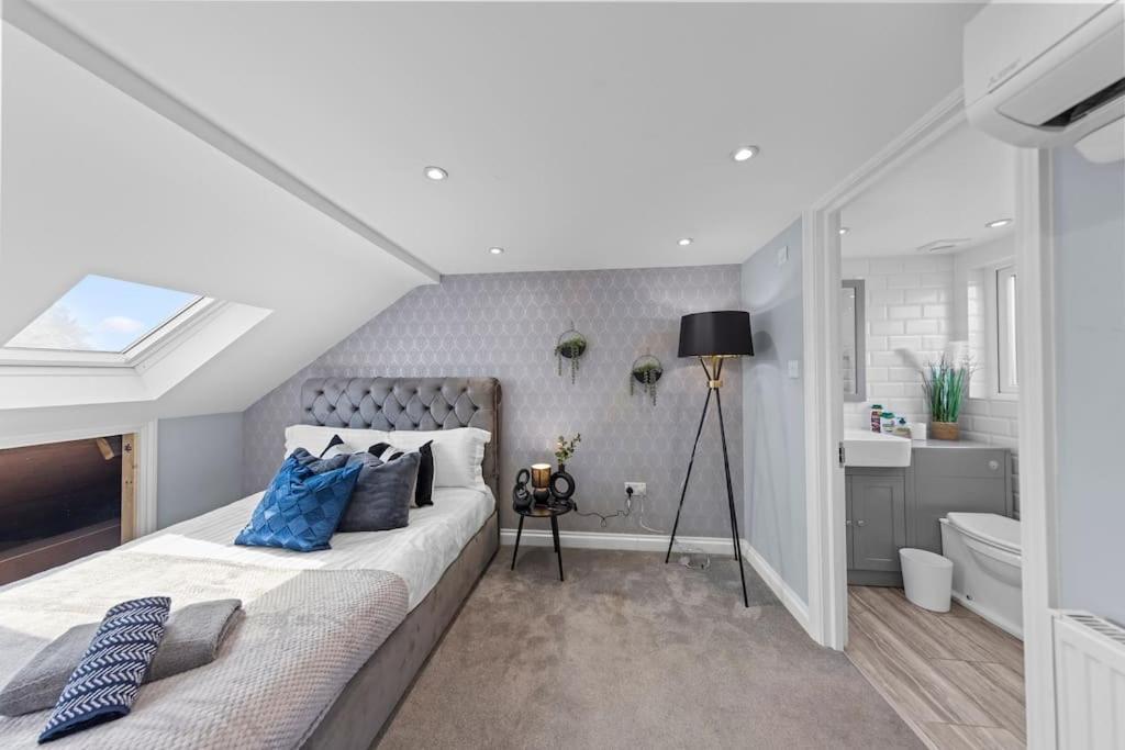 Lägenhet Charming Leytonstone 5 Bed - London