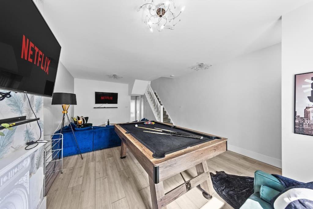 Charming Leytonstone 5 Bed - Lägenhet *