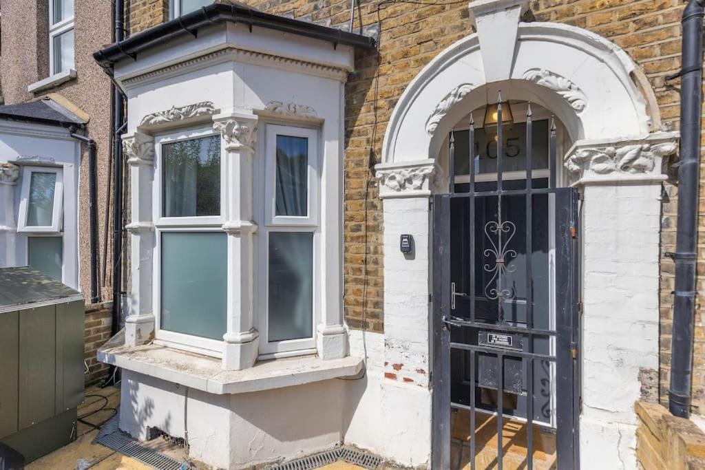 Charming Leytonstone 5 Bed - Lägenhet London