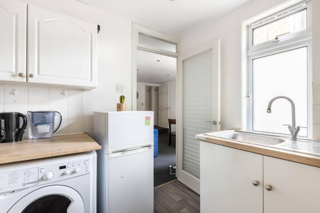 Lovely Garden 2bd Flat In Appartamento Londra