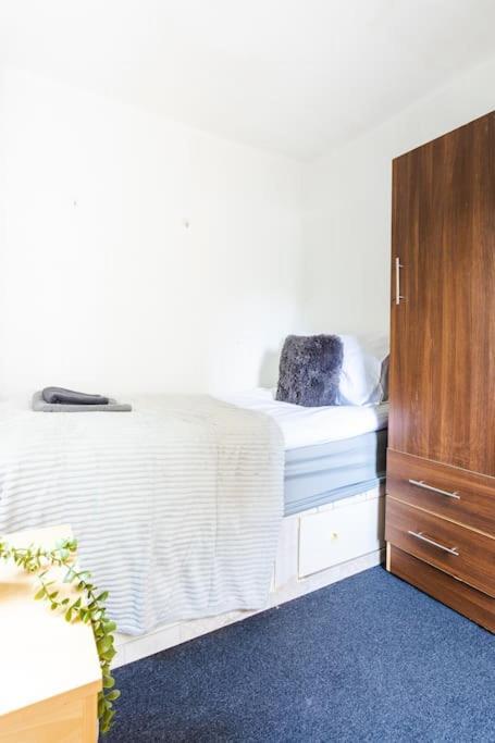 Lovely Garden 2bd Flat In Appartamento *