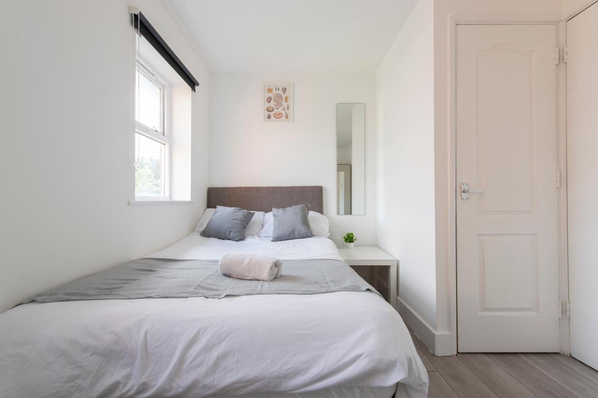Stylish 2 Bed House Near O2 Arena, Excel & Airport Holiday home *