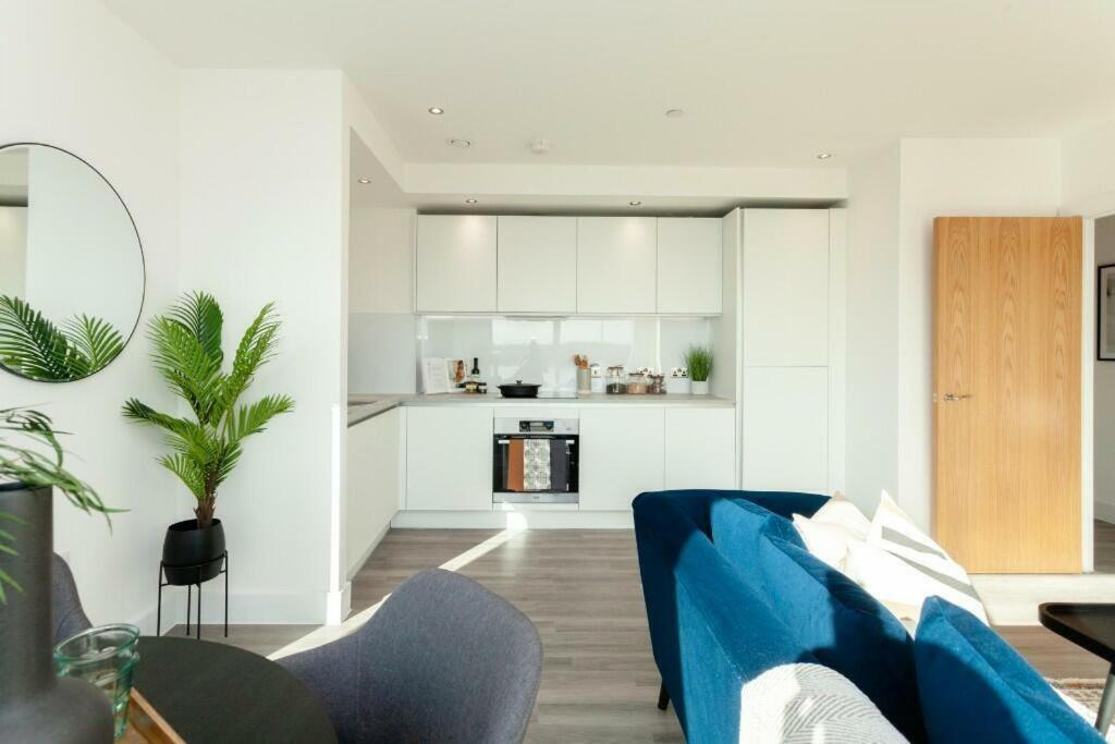 Lägenhet Deluxe Double Bed In Shared Near Canary Wharf, Airport & O2 Arena With Thames View *