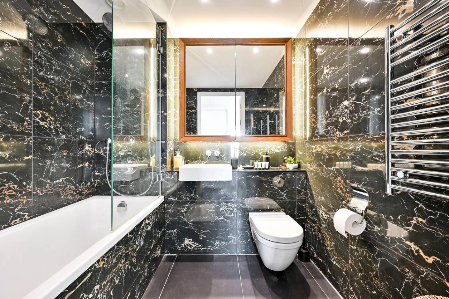 Appartement Luxury High-rise 21st Floor 2 Bedroom 2 Bath Flat