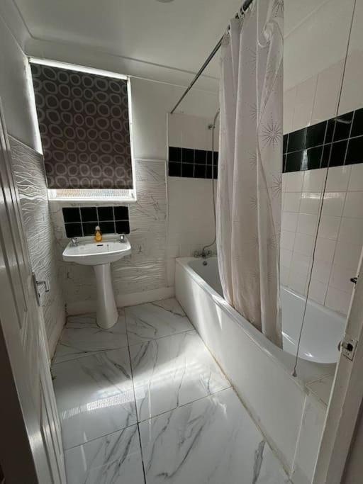 Appartamento East 2 Bedroom Flat Londra