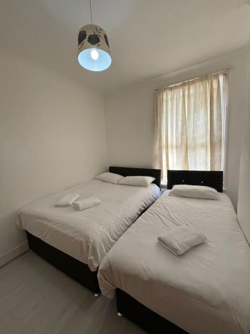 East 2 Bedroom Flat * Londra