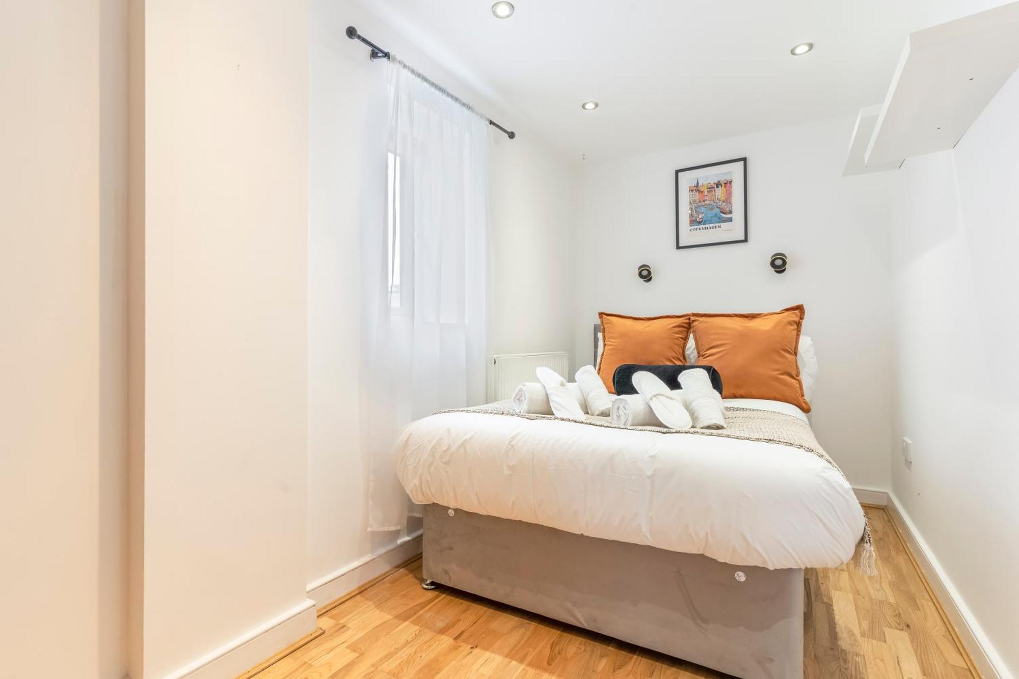 Lovely 2 Bedroom Flat, North Ldn Apartment *