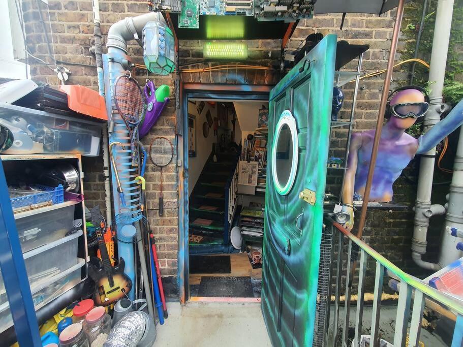 Cyber-art In Camden Londen