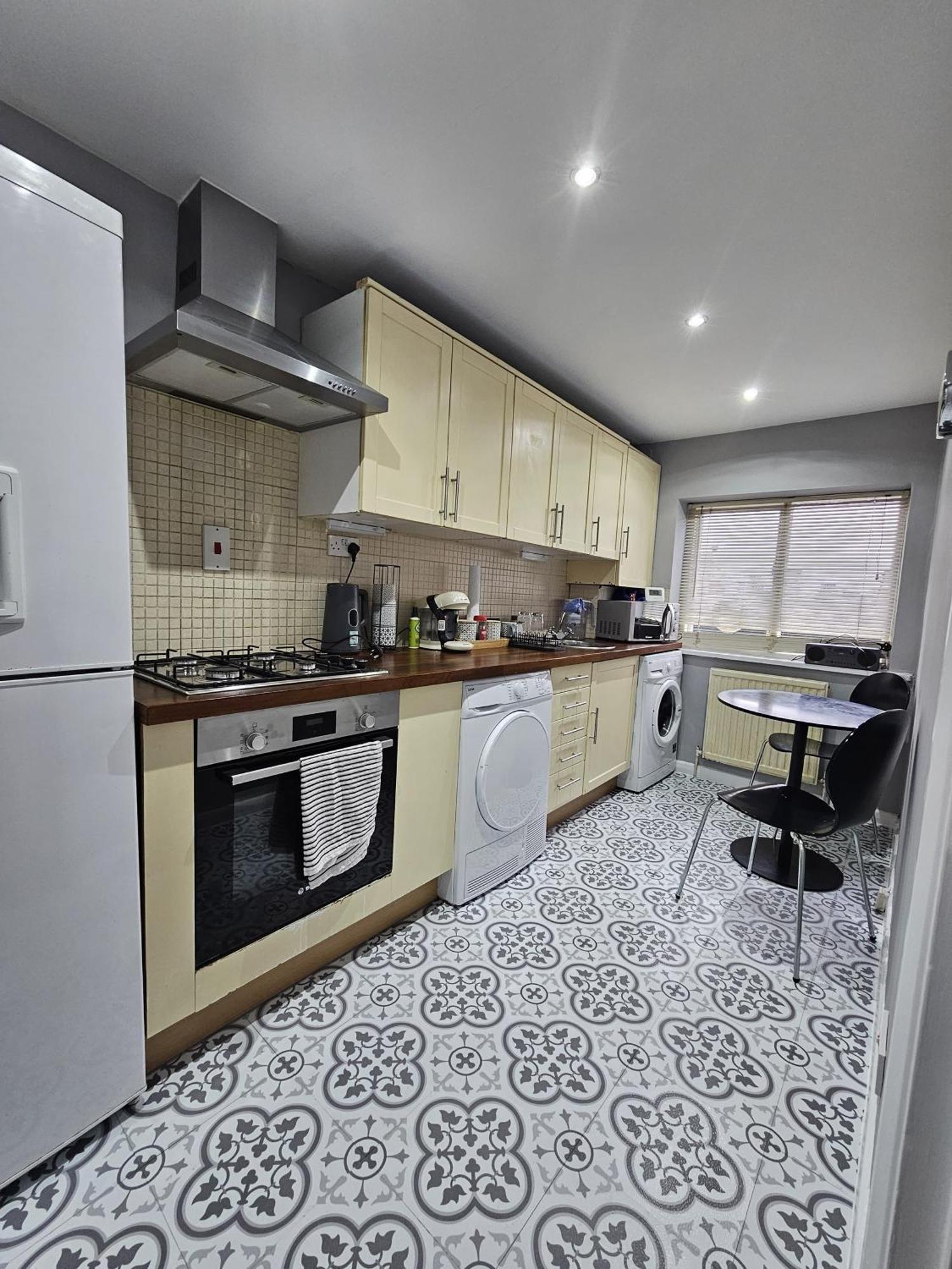 Two Bedroom Flat In * Londen